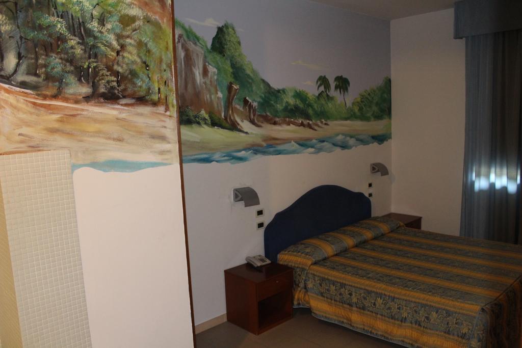 Hotel Riverside مودينا المظهر الخارجي الصورة