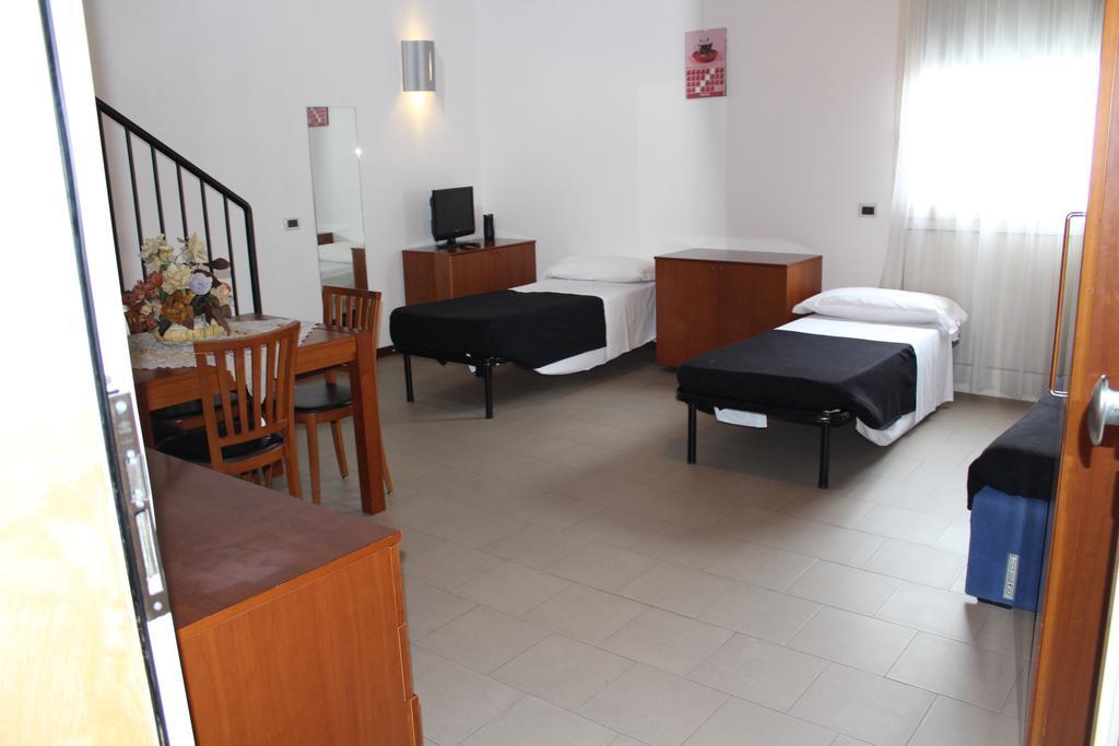 Hotel Riverside مودينا المظهر الخارجي الصورة